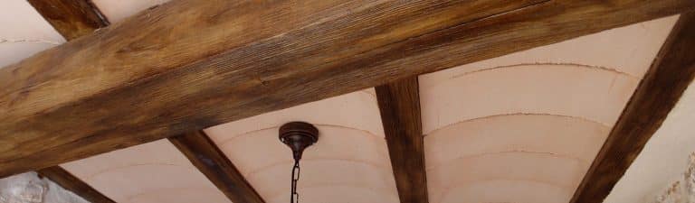 Forjado con viga imitación madera